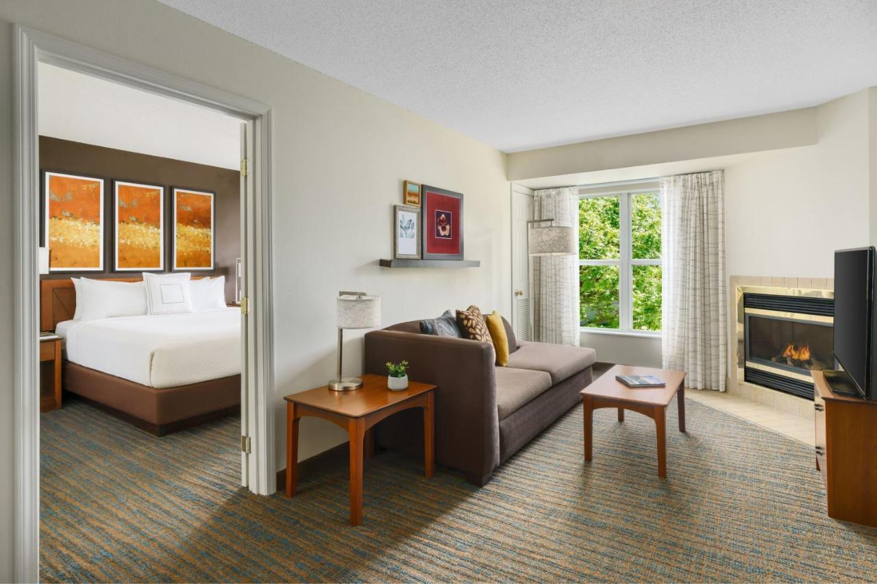 Philadelphia/montgomeryville 3*
